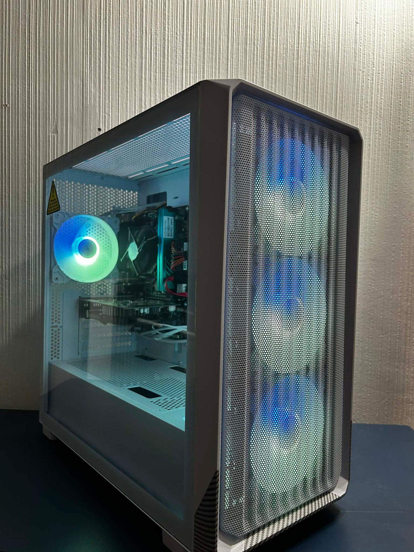 GameFury-Gaming Pc Intel i7 6500, GTX 1070 8GB ,16GB DDR4 Ram ,240GB SSD +1TB HHD Windows 11