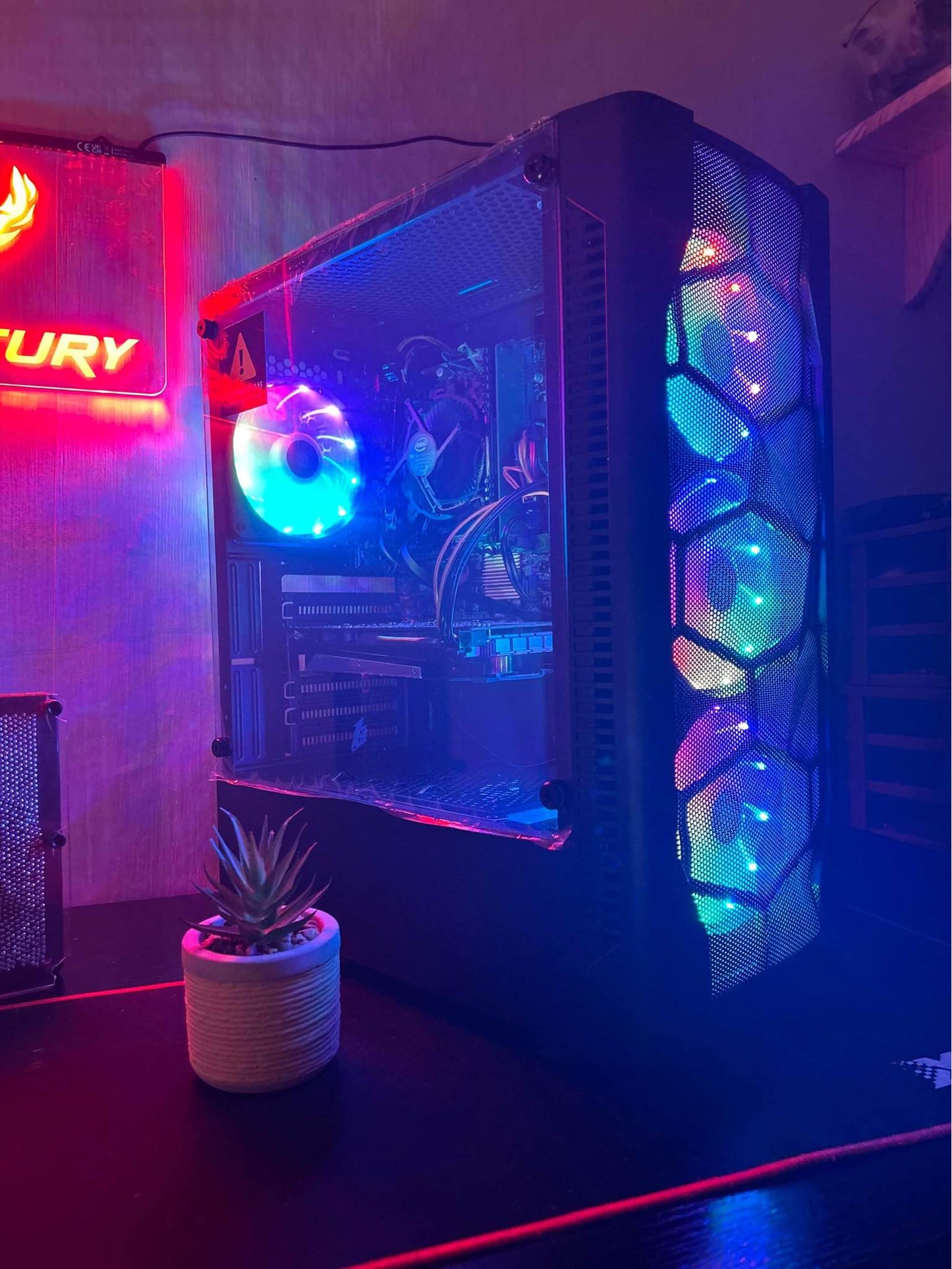 CUSTOMISE YOUR NEW RGB GAMING PC !